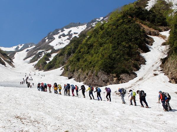 待望の夏山シーズン到来！　晴天の針ノ木大雪渓で慎太郎祭1