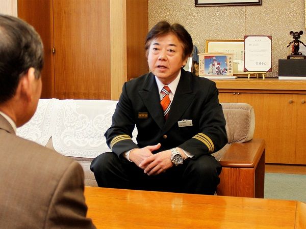 日本消防協会優良消防団表彰旗及び消防功労者消防庁長官表彰竿橙綬の授与を報告