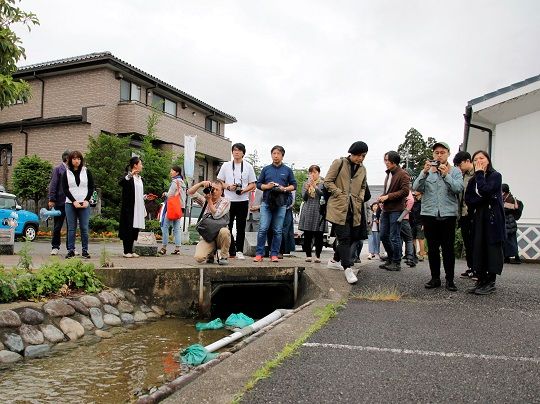 作家たちが市内を視察　芸術祭作品公募に合わせ現地見学会