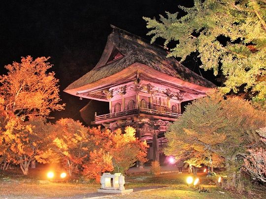 紅葉スポット「霊松寺」をライトアップで観光ＰＲ