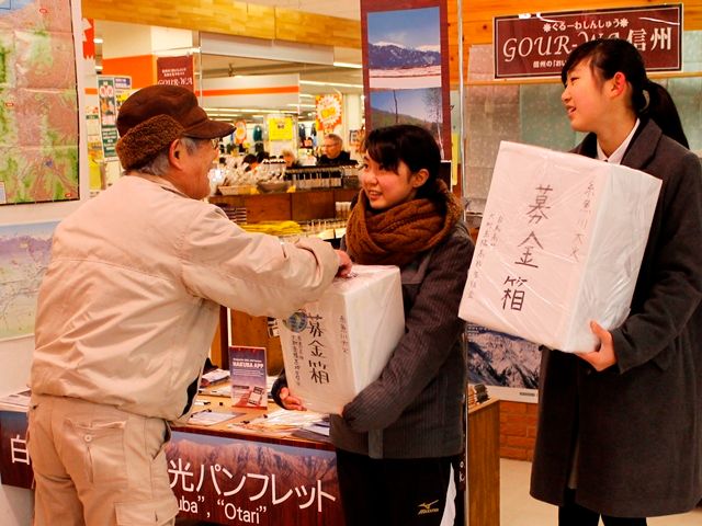 大町岳陽、白馬高校生徒会が糸魚川支援　大火被災者への募金活動