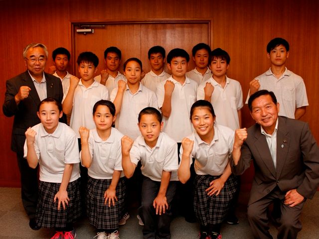 北信越中学総合競技大会に向け選手が表敬訪問　活躍を誓う