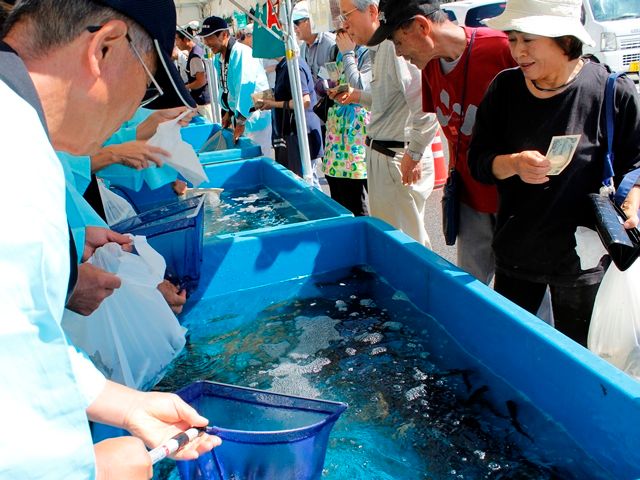 丹精をこめ育てた魚を味わって！　淡水魚の日開催