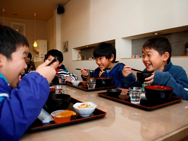 「みんなで食べるとおいしい！」　子ども食堂始まる