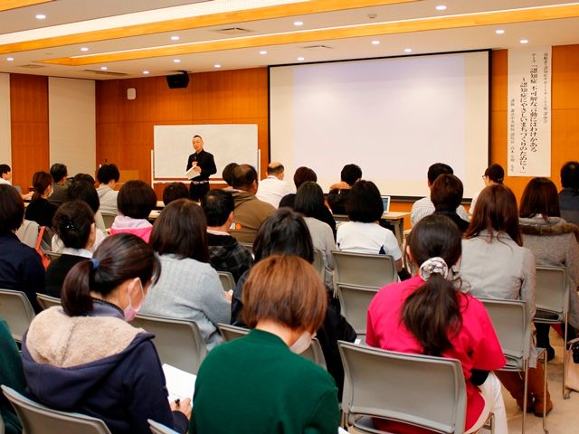 大町病院で認知症講演会　認知症を知って最良のケアを