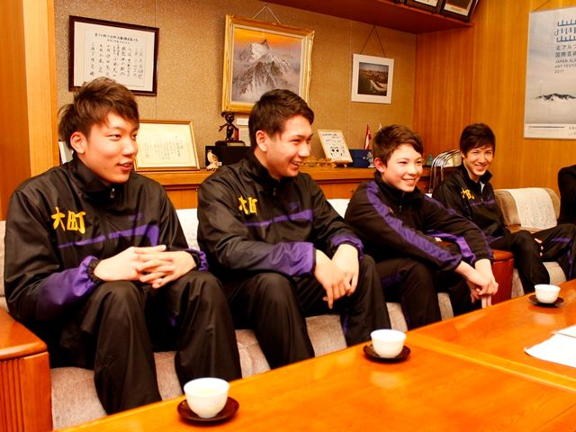 市内スイミングスクールの４選手が２つの全国大会に出場