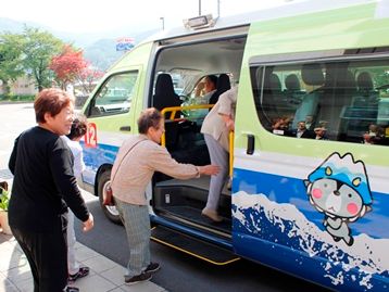 市街地を回る循環バスがスタート